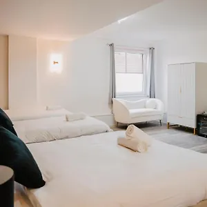 Wns Skylines Village London